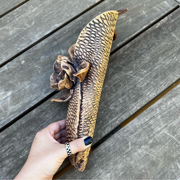 Studio Pottery Floral 3D Wall Pocket Signed by Artist Wall Art Textured Unique - Picture 6 of 12